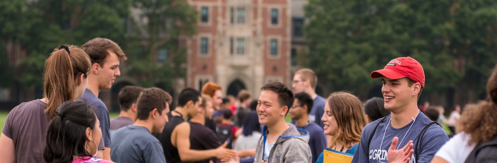 Students meet at new student orientation