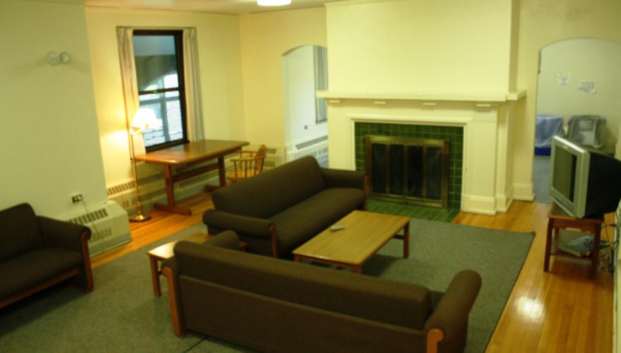 James Lounge