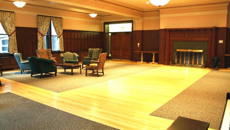 Main Lounge 02
